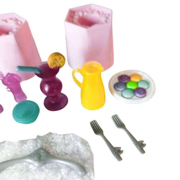 Barbie DreamHouse GRG93 2021 Replacement Accessories Planters Rug Glasses - Picture 3 of 3